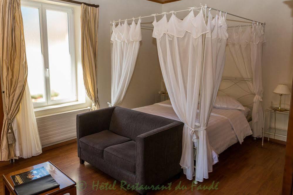 לפוטרואה Logis Hotel Restaurant Le Faude מראה חיצוני תמונה